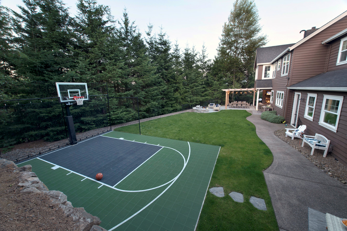 Блог :: Как оборудовать баскетбольную площадку на даче или во дворе
